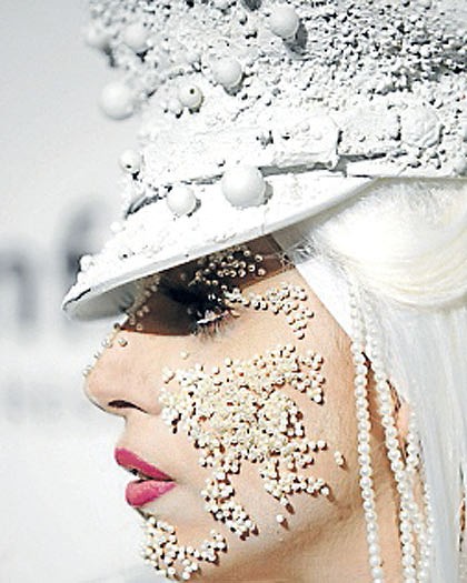  °•.♥.•° make up lady gaga °•.♥.•° Lady_gaga_makeup_420-420x0