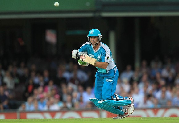 He is back T20-20Big-20Bash_20111216213156610484-600x400