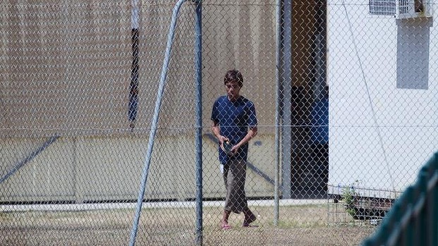 Human Rights Commission: Keeping asylum seeker children in detention doesn't stop people smugglers - so why do it?   Article%20Lead%20-%20wide6174270310qlqrimage.related.articleLeadwide.729x410.10rcz3.png1412679675255.jpg-620x349