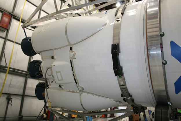 falcon -9 - Falcon 9 (Dragon COTS 1) - CCAFS - 8.12.2010 IMG_8315_KenKremer_625x417