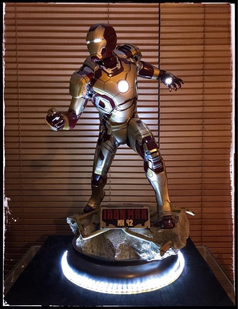 IRON MAN MARK 42 Maquette - Page 7 290a48633a037b2813fd49d63700c993