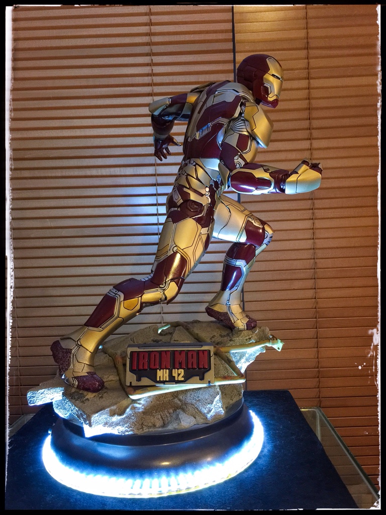 IRON MAN MARK 42 Maquette - Page 7 F5a8927a7c757948a496efdc81bf9e10