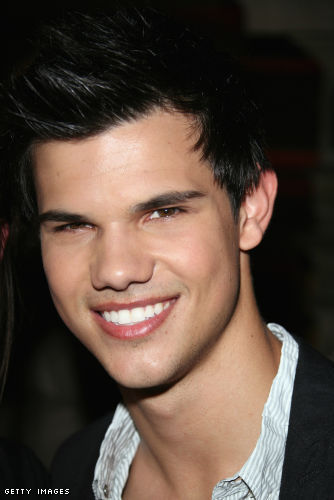 Taylor Lautner  le dice a Oprah  que Busca "Lealtad" en una relación GYI0060106527_xxlarge