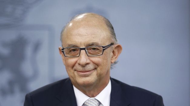 Montoro confiesa al Wall Street Journal que el Gobierno cambiará la Constitución si CiU rompe con ERC Montoro-asegura-Hacienda-reducido-millones_TINIMA20141001_0151_5