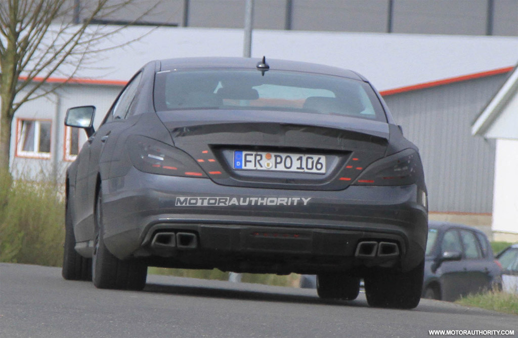 2010 - [Mercedes] CLS II - Page 8 2011-mercedes-benz-cls63-amg-spy-shots_100310297_l