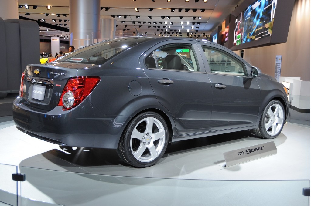 شيفرولية سونك الجديدة 2012.2013 2012-chevrolet-sonic_100336909_l