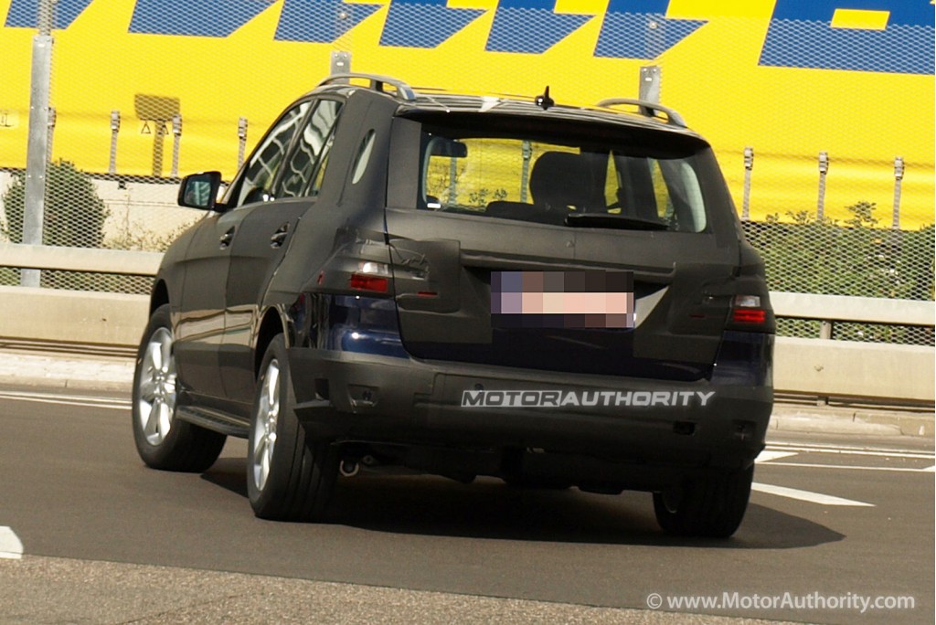 2011 - [Mercedes] ML III [W166] - Page 3 2012-mercedes-benz-ml-class-spy-shots_100320682_l