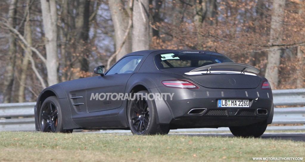 2014 - [Mercedes] SLS AMG Black Series 2014-mercedes-benz-sls-amg-black-series-spy-shots_100386366_l