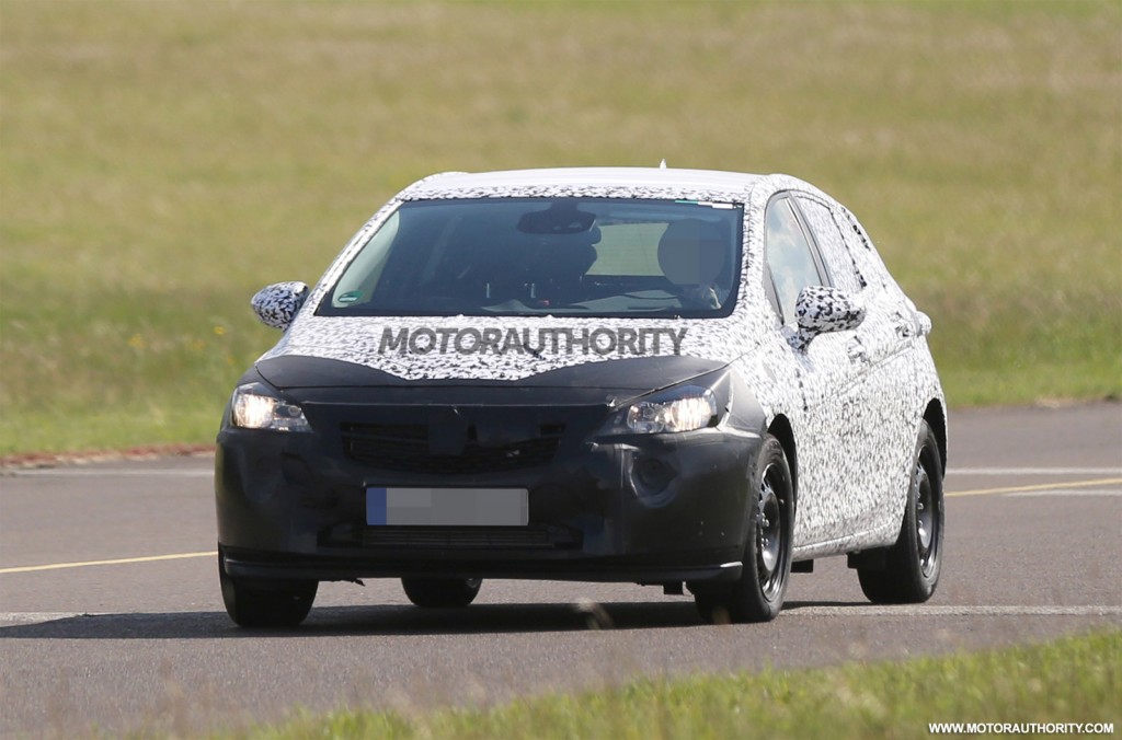 2015 - [Opel] Astra V [K] - Page 5 2016-opel-astra-spy-shots_100467547_l