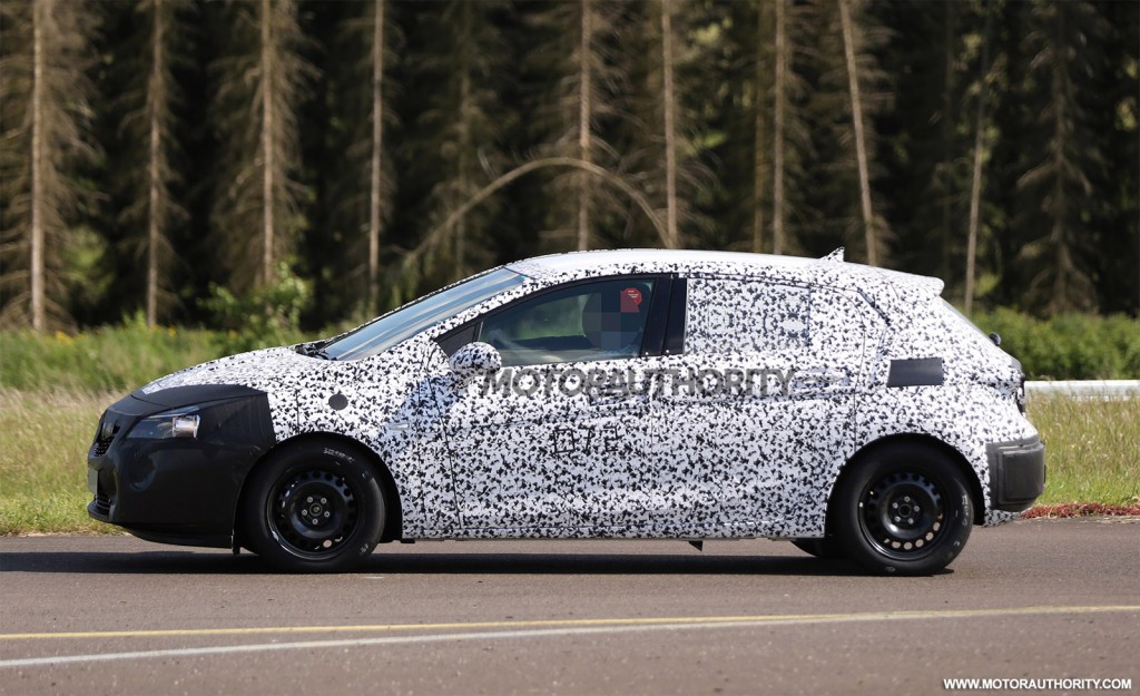 2015 - [Opel] Astra V [K] - Page 5 2016-opel-astra-spy-shots_100467550_l