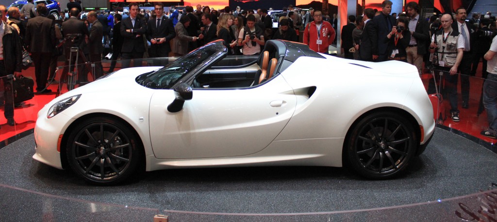 ALFA 4C Spider Alfa-romeo-4c-spider-2014-geneva-motor-show_100458710_l