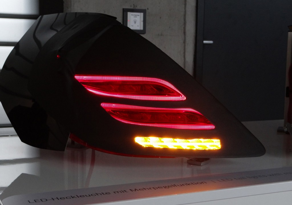 2013 - [Mercedes] Classe S [W222] - Page 18 Tail-lights-from-the-2014-mercedes-benz-s-class_100409463_l