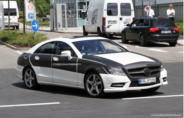 2010 - [Mercedes] CLS II - Page 13 2011-mercedes-benz-cls-63-amg-spy-shots_100316545_m