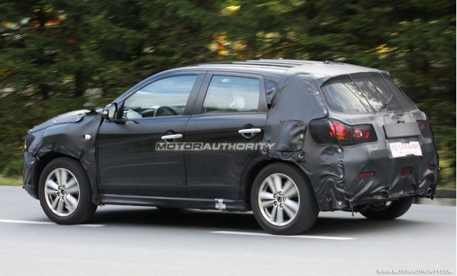 2009 - [Mitsubishi] ASX 2011-mitsubishi-cx-crossover-spy-shots_100229979_m