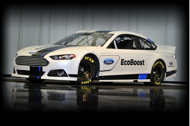 Ford promove o Fusion GP. Piquet e Mansell reviverão decisão de 1987 2013-ford-fusion-nascar-sprint-cup-race-car_100379526_m