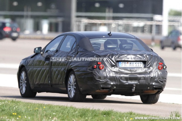 2013 - [Mercedes] Classe S [W222] - Page 6 2013-mercedes-benz-s-class-spy-shots_100348452_m