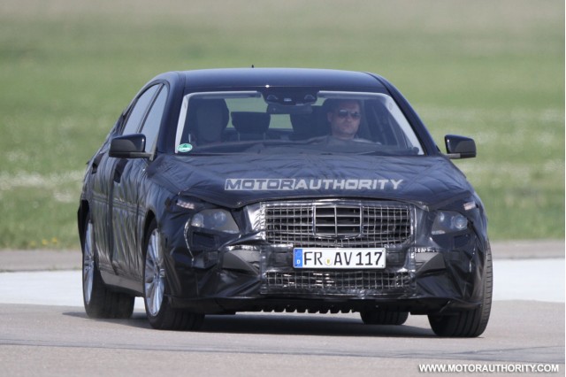 2013 - [Mercedes] Classe S [W222] - Page 6 2013-mercedes-benz-s-class-spy-shots_100348454_m