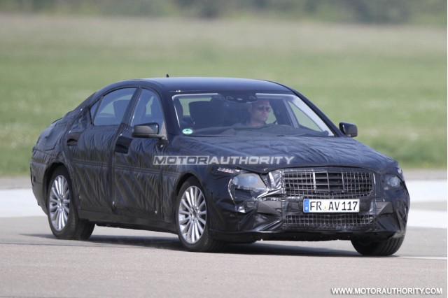 2013 - [Mercedes] Classe S [W222] - Page 6 2013-mercedes-benz-s-class-spy-shots_100348455_m