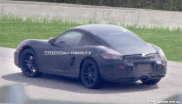 2012 - [Porsche] Cayman [981] 2013-porsche-cayman-prototype-spy-shots_100349686_m