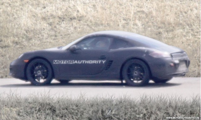 2012 - [Porsche] Cayman [981] 2013-porsche-cayman-prototype-spy-shots_100349689_m