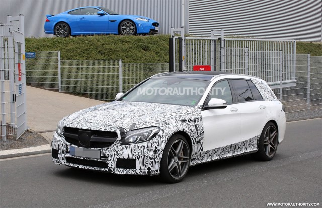 2014 - [Mercedes] Classe C [W205- S205] - Page 32 2015-mercedes-benz-c63-amg-estate-spy-shots_100471077_m