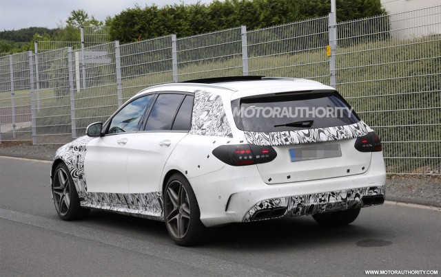 2014 - [Mercedes] Classe C [W205- S205] - Page 32 2015-mercedes-benz-c63-amg-estate-spy-shots_100471079_m