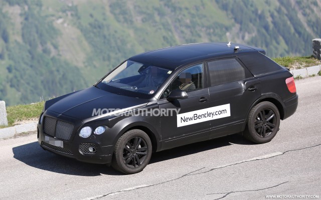 2015 - [Bentley] Bentayga - Page 2 2016-bentley-suv-spy-shots_100469184_m