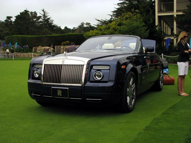 Rolls-Royce Phantom Drophead Rolls-royce-phantom-with-bespoke-picnic-set_100319006_m