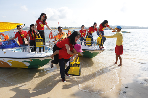 2014 | Hoa hậu Việt Nam - Miss Vietnam | Activities ... - Page 8 Anh_1_WFYC
