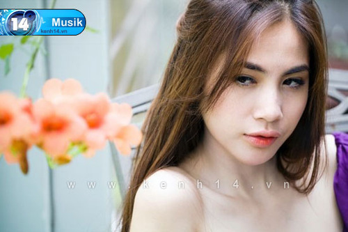 Thủy Tiên “tái xuất” sau khi công khai tình yêu với Công Vinh 1832305613_090826musikTTa3