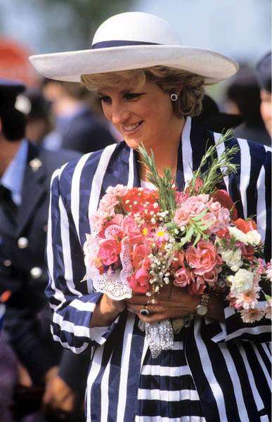 HRH Diana Princess of Wales - Page 39 34722929_m