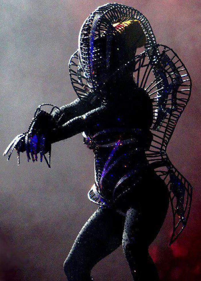 FAVOURITE + LEAST FAVOURITE 'BORN THIS WAY BALL' OUTFITS The_Born_This_Way_Ball_Tour_Government_Hooker_012