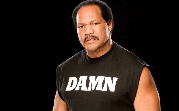 [Divers]  Un ex-champion de la WCW intronisé au Hall of Fame ! Ron_Simmons