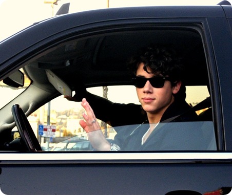 las mejores miradas  de nick jonas Zlyso_nickjonasdriving