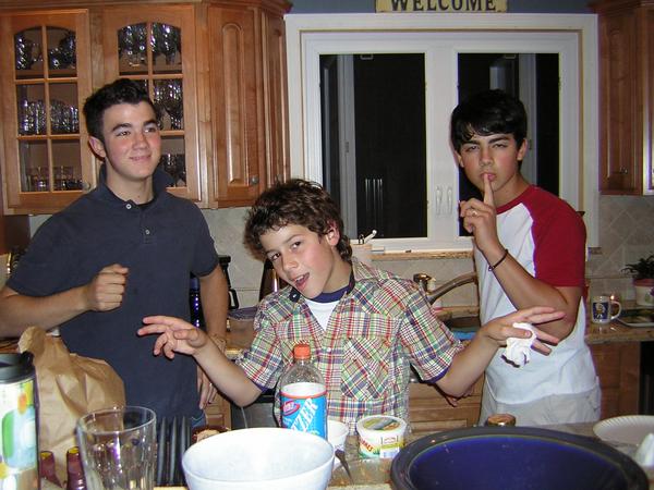 Las fotos mas cómicas de los Jonas Brother Ne3kq_24yyf6b