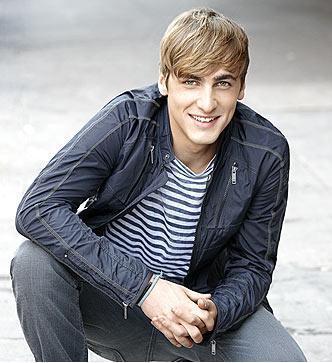 "un amor magico y de otro mundo (big time rush y tu)" Kendall-kendall-schmidt-17509243-332-363_pu9