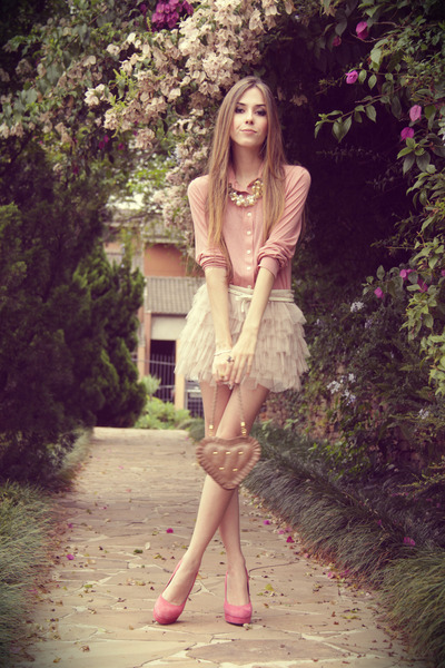 U emu ste doli? Peach-makenji-shirt-gold-maria-cereja-acessrios-necklace_400