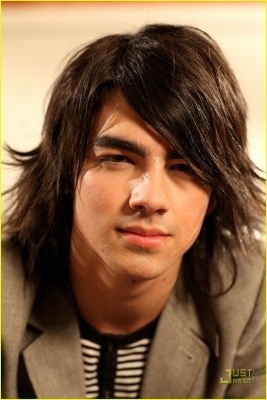 صور احلى فرقه جوناس براذرز لعيونكم كلكم Joe-Jonas-joe-jonas-1239452_267_400