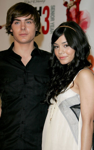 آآكبـر موسـوعـه صـور لـ zanessa مــع pink lule Zac-Vanessa-zac-efron-and-vanessa-hudgens-1212317_314_500