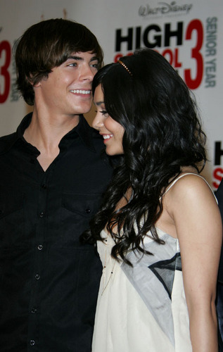 آآكبـر موسـوعـه صـور لـ zanessa مــع pink lule Zac-Vanessa-zac-efron-and-vanessa-hudgens-1212320_317_500