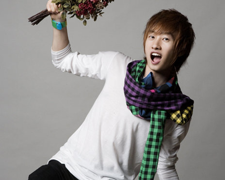  تقرير عن احلى فرقة سوبر جونيور  Eunhyuk-super-junior-1301629-464-373