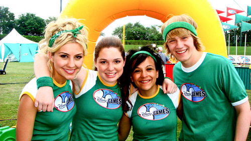 Disney Channel Games 2008 Chelsea-with-Jason-Dolley-at-DC-Games-chelsea-staub-1496649-500-281