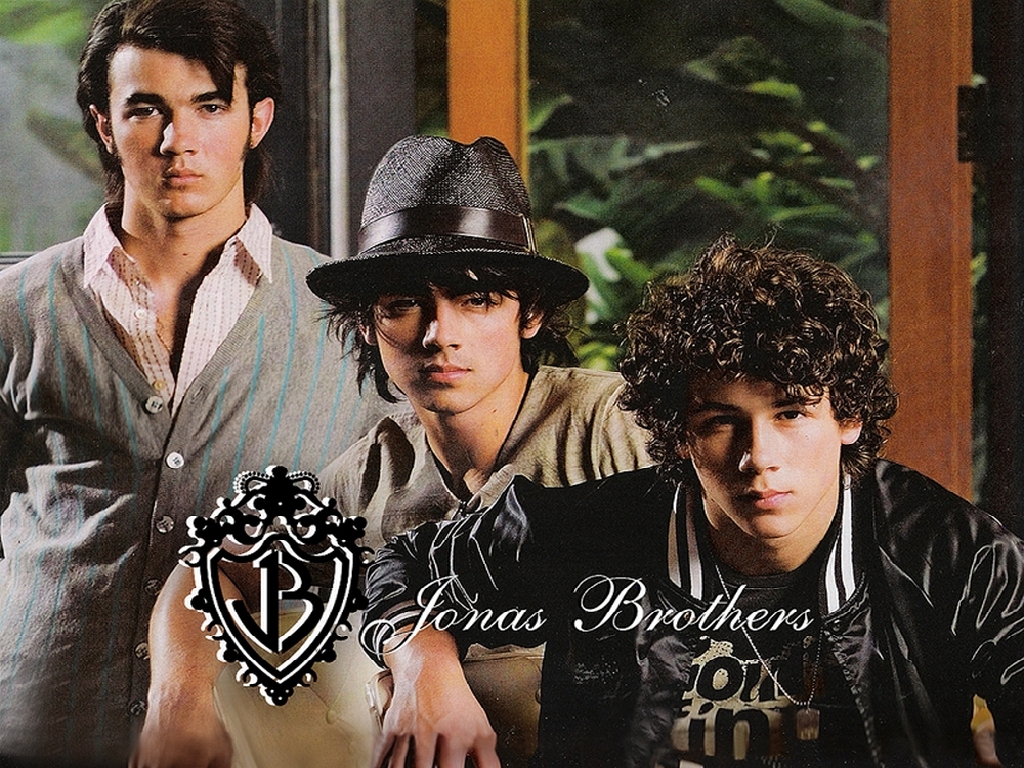 موسوعة تواقيع JB JB-the-jonas-brothers-1636120-1024-768