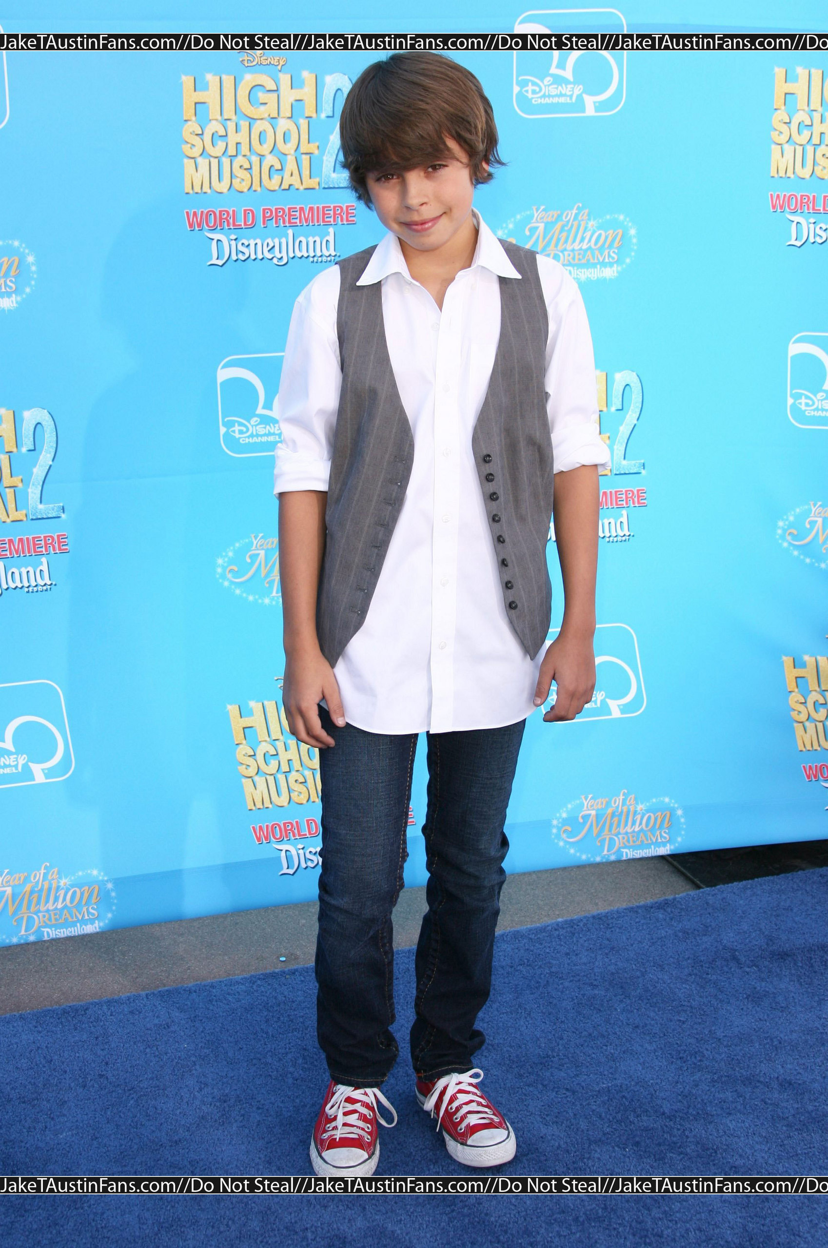 אשכול התמונות הרשמי לג'ייק טי אוסטין :] Jake-Premiere-jake-t-austin-1600342-1698-2560