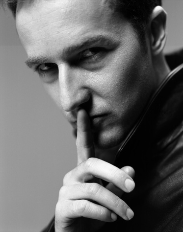 Edward Norton HOT-edward-norton-1728996-373-474