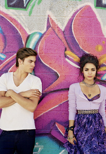 آآكبـر موسـوعـه صـور لـ zanessa مــع pink lule Zanessa-Elle-Magazine-Photoshoot-zac-efron-and-vanessa-hudgens-1933484-343-500