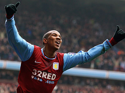 ليفربول يستهدف ضم اشلي يونغ الصيف المقبل Ashley-young-aston-villa-fc-2054896-400-300