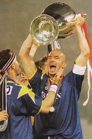 Champions League Vialli-Champions-League-96-juventus-2268181-300-452