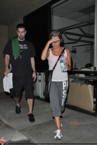 Ashley leaving the Results Personal Training gym - September 9 2008 Ashley-ashley-tisdale-2302440-333-499