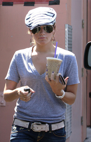 Ashley grabs an iced-coffee at Coffee Bean & Tea Leaf - September 15 2008 Ashley-ashley-tisdale-2335964-319-500